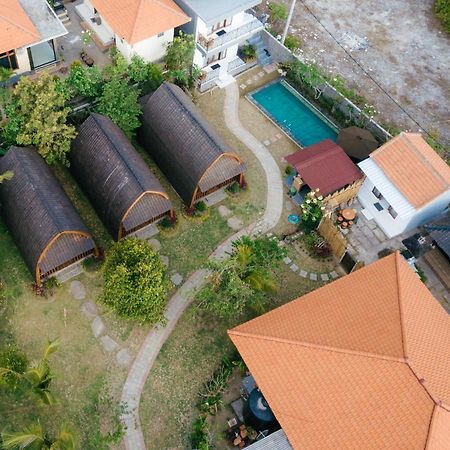 Wooden Puri Guesthouse อูลูวาตู ภายนอก รูปภาพ