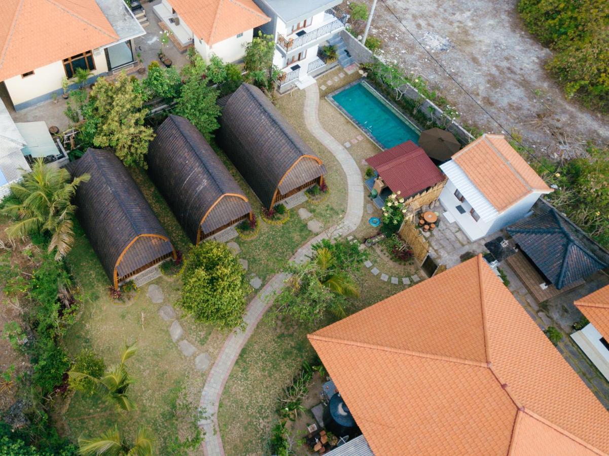 Wooden Puri Guesthouse อูลูวาตู ภายนอก รูปภาพ