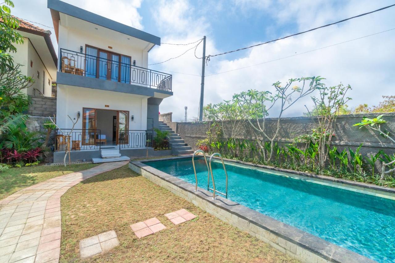 Wooden Puri Guesthouse อูลูวาตู ภายนอก รูปภาพ