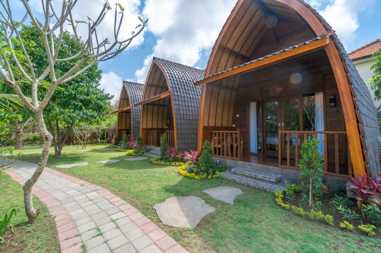 Wooden Puri Guesthouse อูลูวาตู ภายนอก รูปภาพ