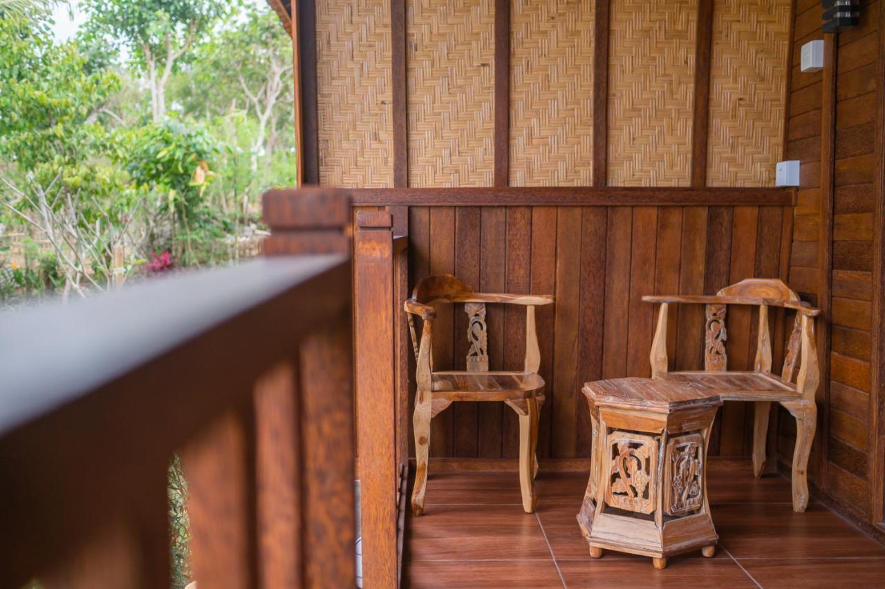 Wooden Puri Guesthouse อูลูวาตู ภายนอก รูปภาพ