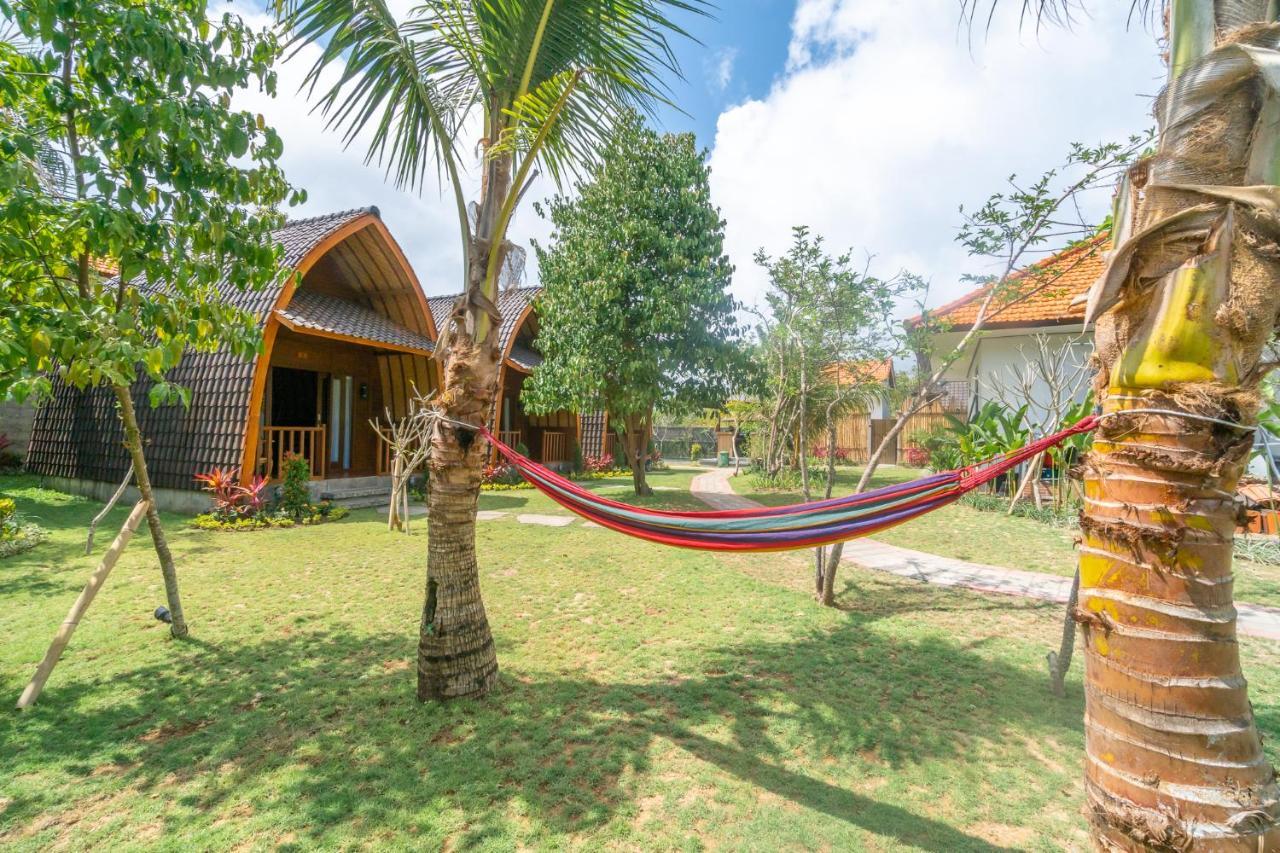 Wooden Puri Guesthouse อูลูวาตู ภายนอก รูปภาพ